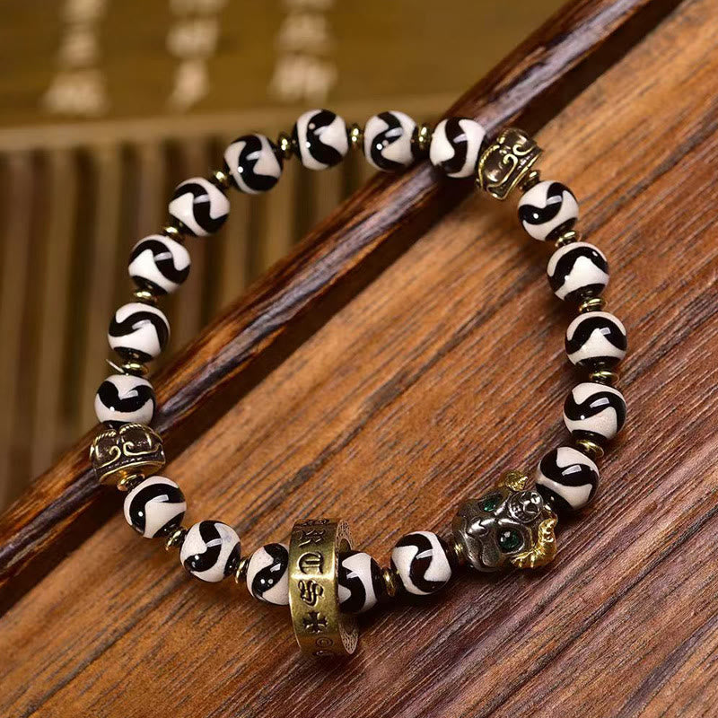 Vintage Tibetan Dzi Bead Om Mani Padme Hum Blessings Bracelet
