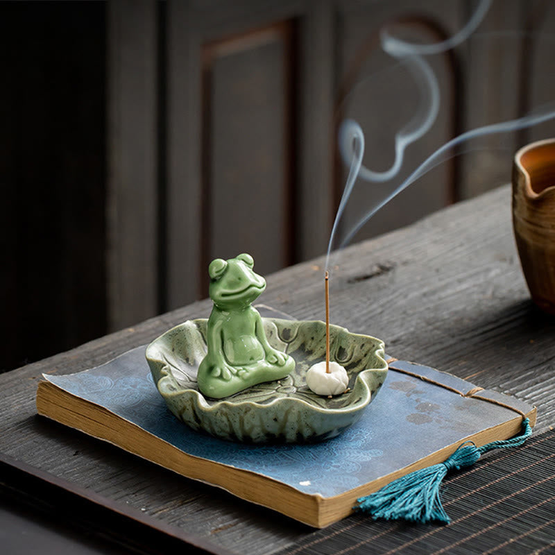 Leaf Meditation Frog Pattern Ceramic Incense Burner Decoration
