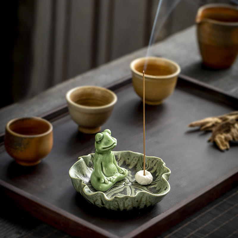 Leaf Meditation Frog Pattern Ceramic Incense Burner Decoration