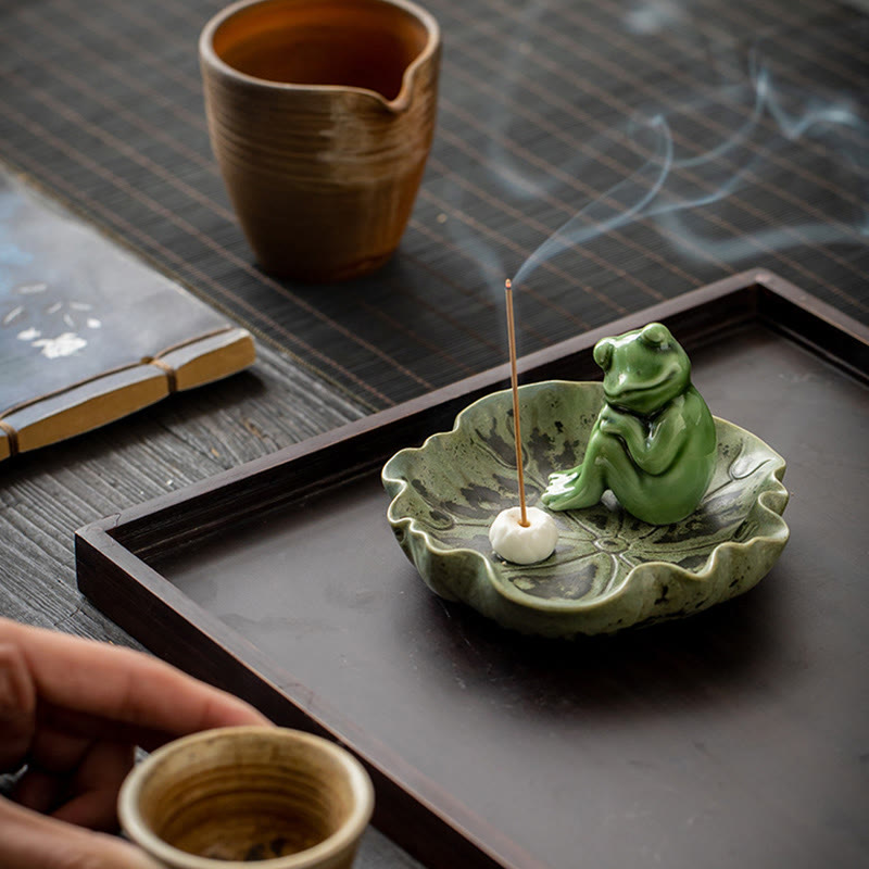 Leaf Meditation Frog Pattern Ceramic Incense Burner Decoration