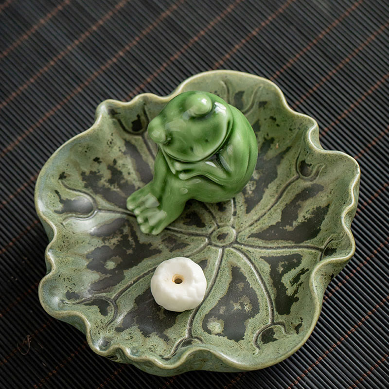 Leaf Meditation Frog Pattern Ceramic Incense Burner Decoration